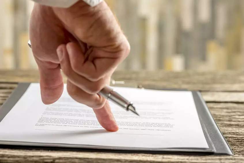 Family meeting with legal advisor, showing when a Will is crucial—highlighting Trusted Will Writing Hemel Hempstead for essential life planning.